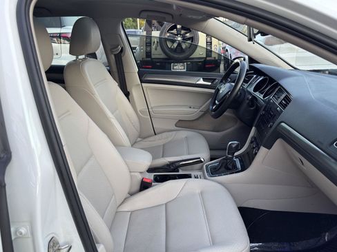Used 2019 Volkswagen Golf SE FWD image 40