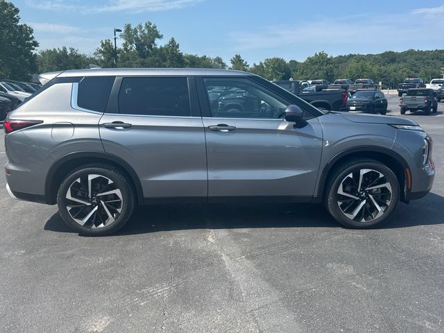 Used 2024 Mitsubishi Outlander AWD image 9