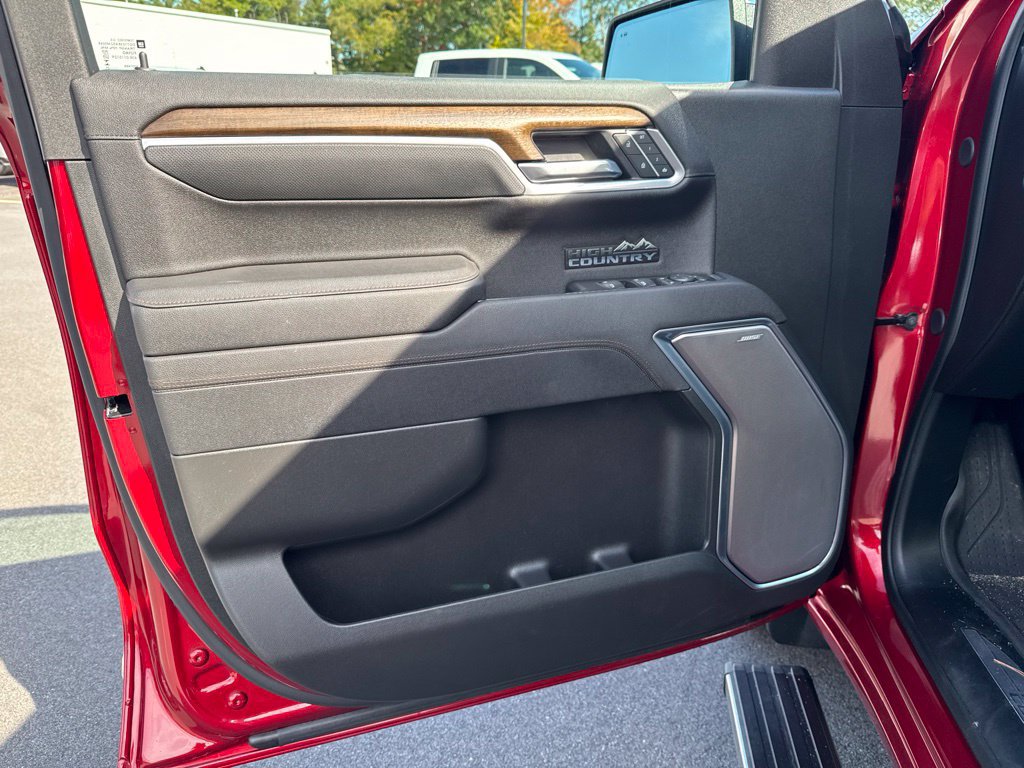 Used 2025 Chevrolet Silverado 1500 High Country AWD/4WD image 14