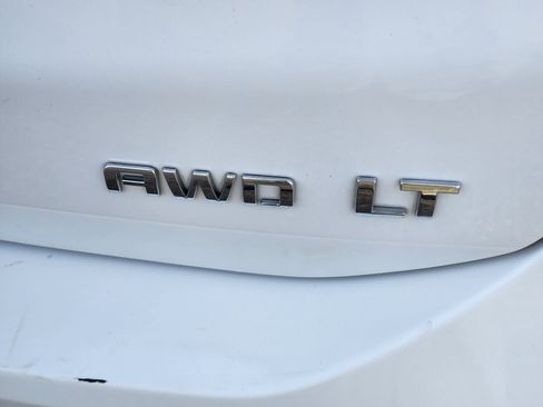 Used 2024 Chevrolet Equinox LT image 9