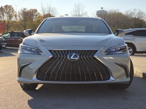 Used 2025 Lexus ES 350 Ultra Luxury FWD image 3
