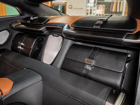 Used 2025 Aston Martin Vanquish Coupe image 49