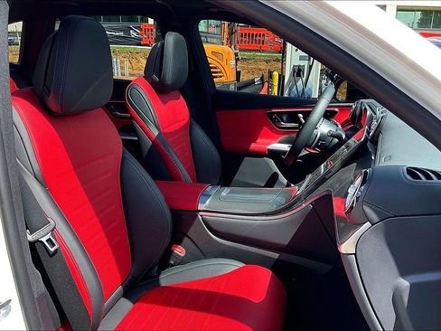 Certified 2025 Mercedes-Benz GLC 300 4MATIC image 7