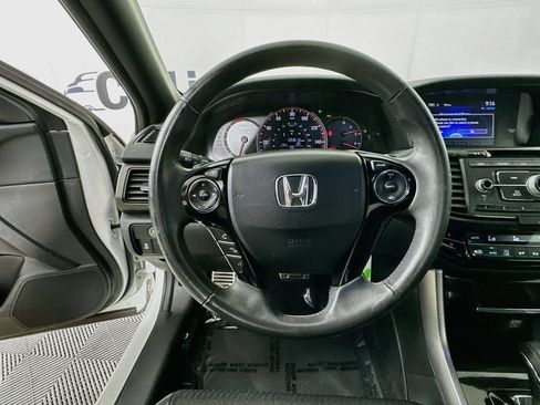 Used 2017 Honda Accord Sport image 13