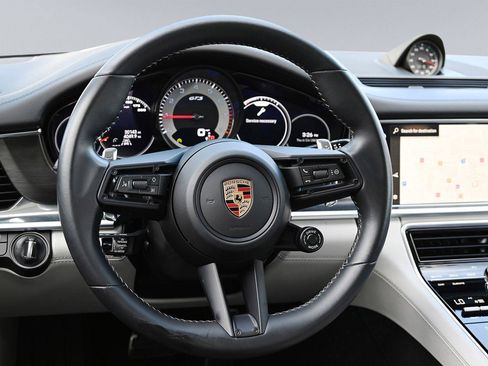 Used 2023 Porsche Panamera GTS image 37
