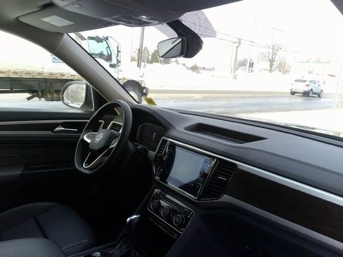 Used 2023 Volkswagen Atlas SE AWD/4WD image 23