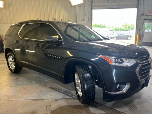 Used 2020 Chevrolet Traverse LT w/ Driver Confidence II Package AWD/4WD image 8