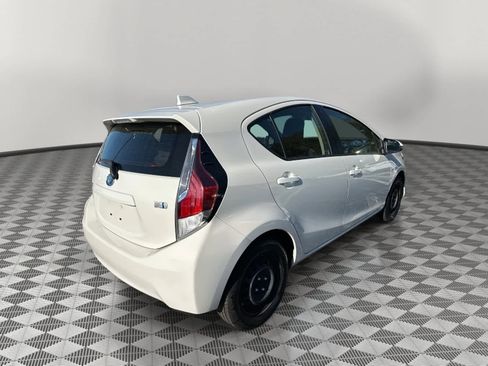 Used 2015 Toyota Prius C One image 3
