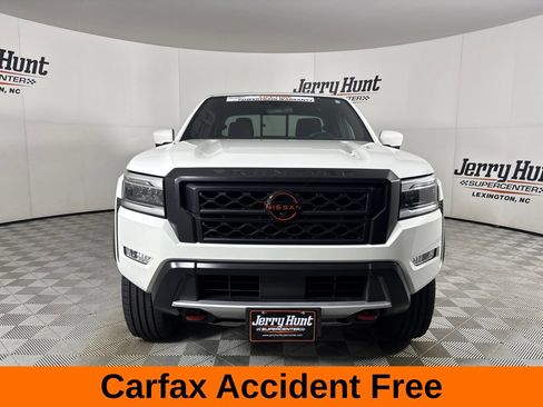 Used 2022 Nissan Frontier PRO-4X AWD/4WD image 3