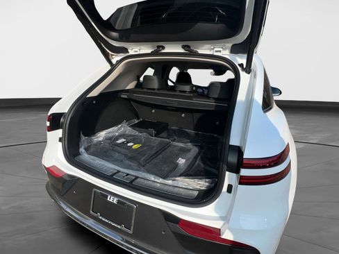 Used 2026 Genesis GV70 2.5T image 16