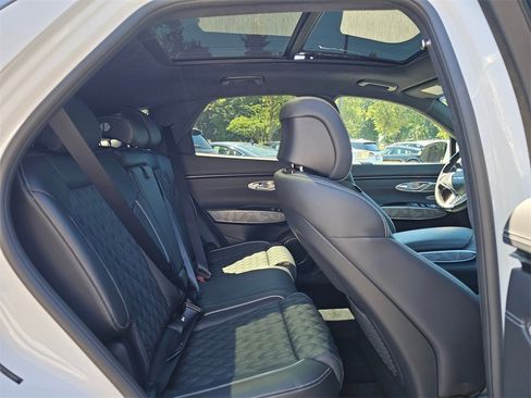 Used 2025 Genesis GV70 3.5T Sport w/ Sport Advanced Package image 13