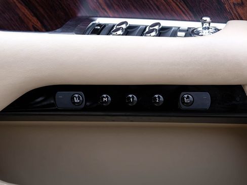 Used 2016 Rolls-Royce Wraith RWD image 45