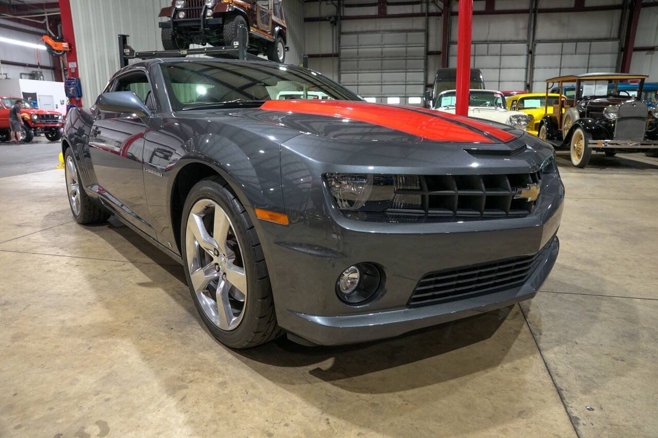 Used 2010 Chevrolet Camaro SS RWD image 12