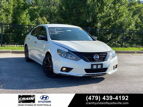 Used 2018 Nissan Altima 2.5 SR w/ SR Midnight Edition FWD image 1