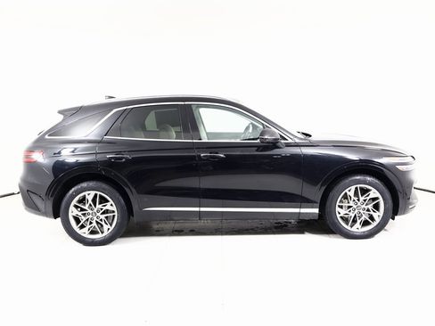 Used 2023 Genesis GV70 2.5T w/ Advanced Package image 18