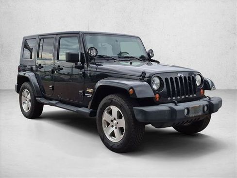Used 2008 Jeep Wrangler Unlimited Sahara w/ Dual Top Group AWD/4WD image 3