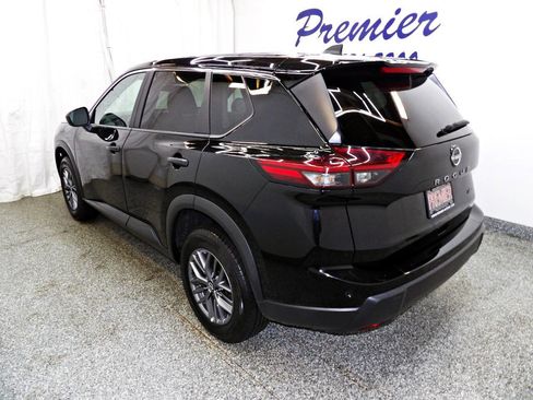Used 2024 Nissan Rogue S AWD/4WD image 4