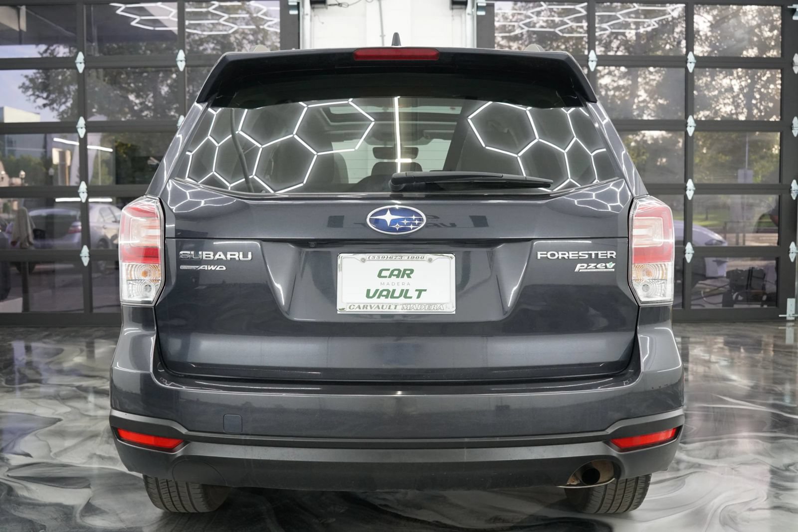 Used 2017 Subaru Forester 2.5i Premium w/ All-Weather Package AWD/4WD image 9
