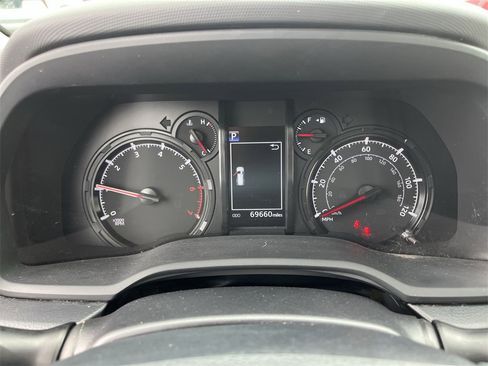 Used 2020 Toyota 4Runner SR5 Premium image 11