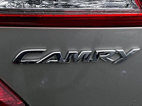 Used 2013 Toyota Camry LE image 30