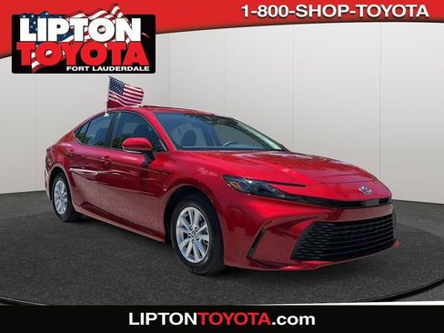 Used 2025 Toyota Camry LE w/ Convenience Package image 1