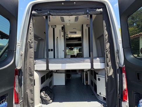 Used 2021 Mercedes-Benz Sprinter 2500 image 18