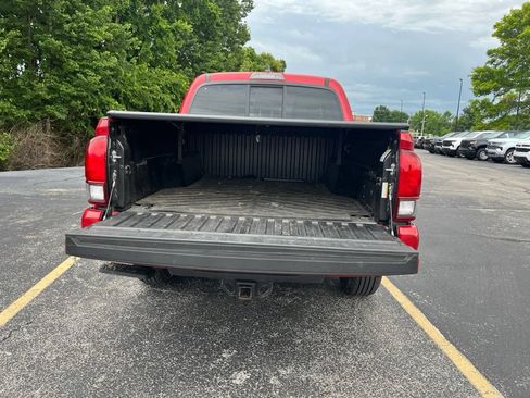 Used 2021 Toyota Tacoma SR AWD/4WD image 11