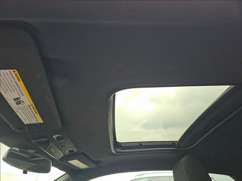 Used 2022 Chevrolet Camaro SS RWD image 11