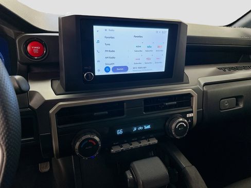 Used 2025 Toyota Tacoma TRD Off-Road image 26