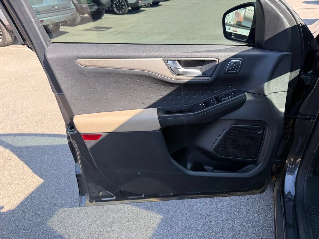 Used 2020 Ford Escape SEL FWD image 7