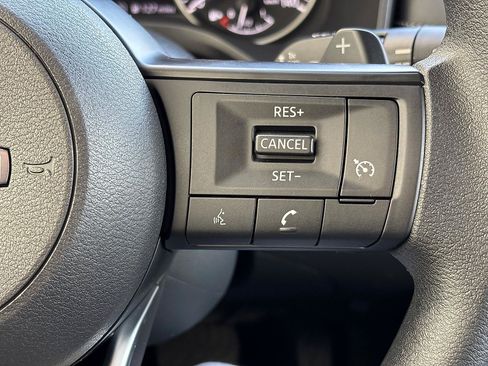 Used 2024 Nissan Rogue S AWD/4WD image 29