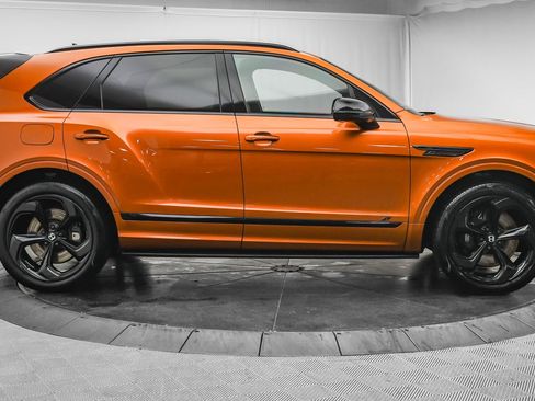 Certified 2022 Bentley Bentayga image 10