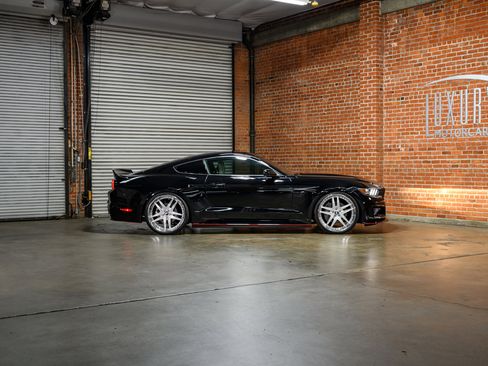 Used 2016 Ford Mustang GT image 12