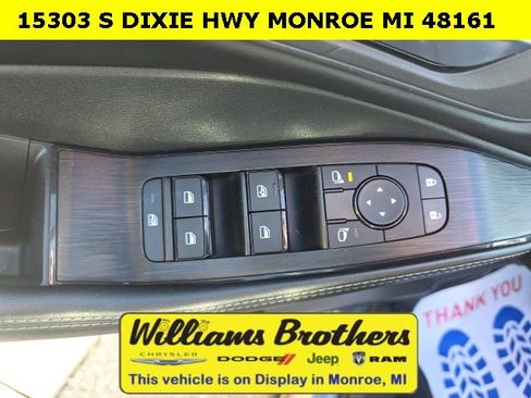 Used 2024 Nissan Rogue SV image 12