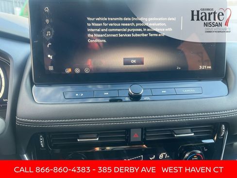 Certified 2025 Nissan Rogue SL AWD/4WD image 44