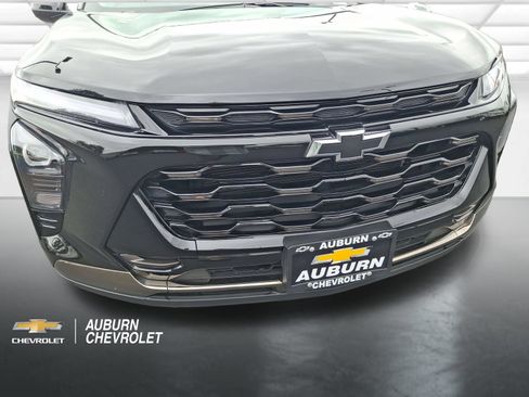 Used 2025 Chevrolet Trax ACTIV w/ Driver Confidence Package FWD image 24
