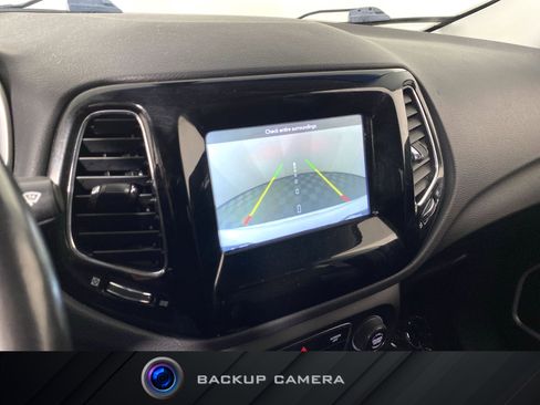 Used 2020 Jeep Compass Latitude AWD/4WD image 3