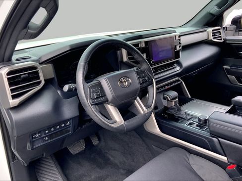 Certified 2025 Toyota Sequoia SR5 AWD/4WD image 17