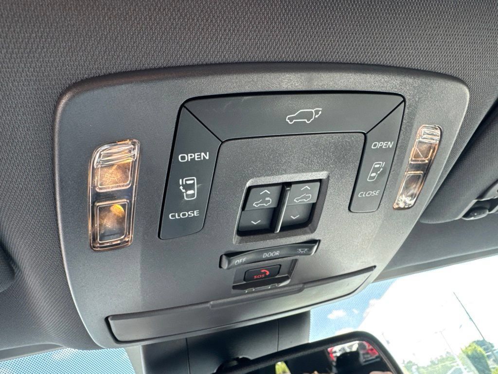 Certified 2023 Toyota Sienna XSE FWD image 20