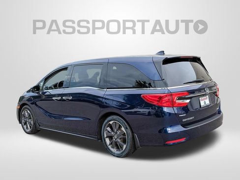 Used 2023 Honda Odyssey Elite image 3