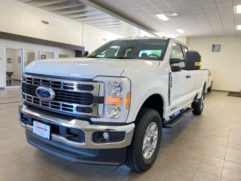 New 2026 Ford F350 XLT w/ FX4 Off-Road Package AWD/4WD image 4