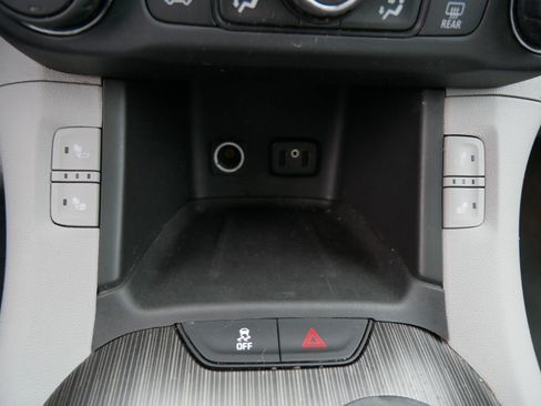 Used 2017 GMC Acadia SLT image 19