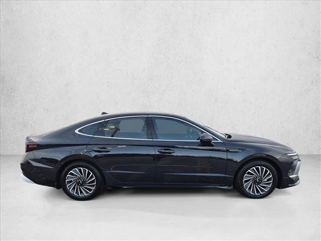 Certified 2025 Hyundai Sonata SEL FWD image 4