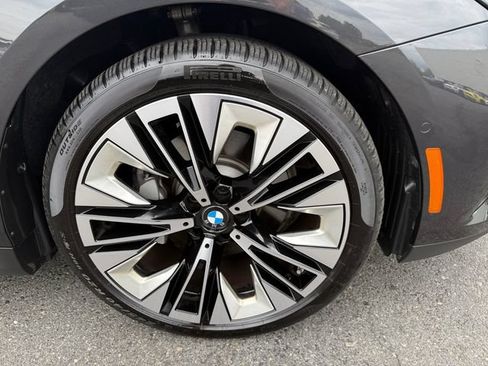 Certified 2026 BMW 530i xDrive w/ Premium Package AWD/4WD image 40