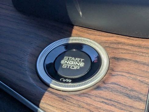 Used 2022 Jeep Grand Cherokee Summit w/ Luxury Tech Group V image 30