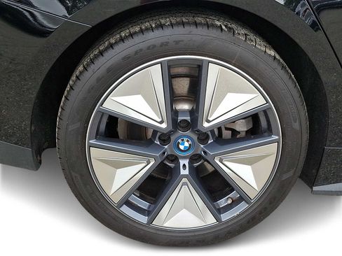 Used 2024 BMW i4 eDrive35 w/ Premium Package RWD image 7