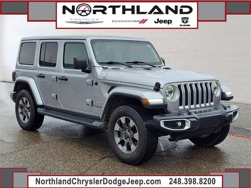 Used 2020 Jeep Wrangler Unlimited Sahara image 11