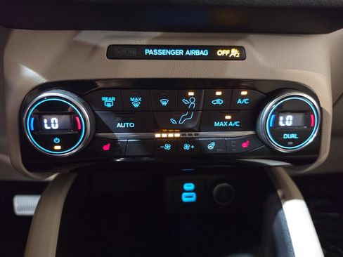 Used 2021 Ford Escape SE w/ Convenience Package AWD/4WD image 16