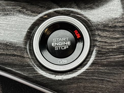 Used 2022 Jeep Grand Cherokee Overland image 23