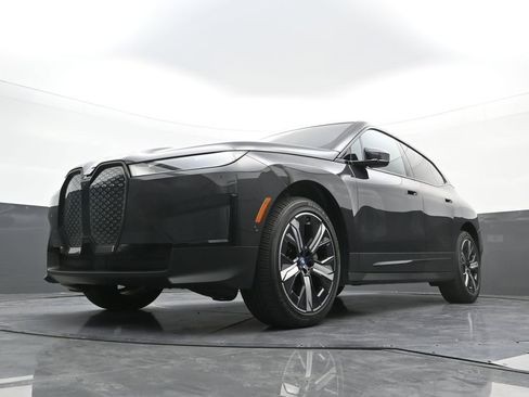 Used 2024 BMW iX xDrive50 w/ Convenience Package AWD/4WD image 23
